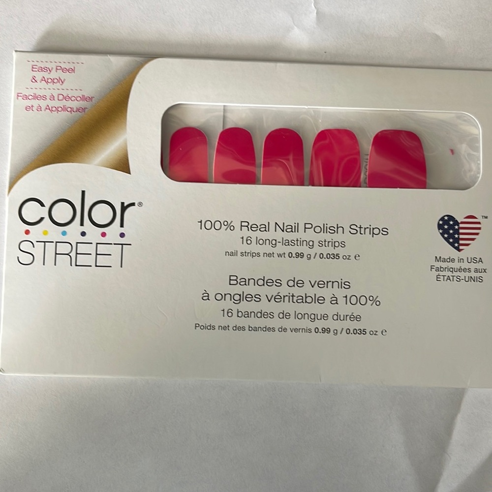 Color street nail set “kissing booth”